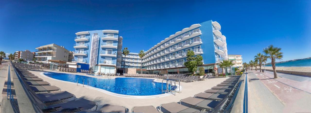 Hotel Augustus Кембрилс Екстериор снимка
