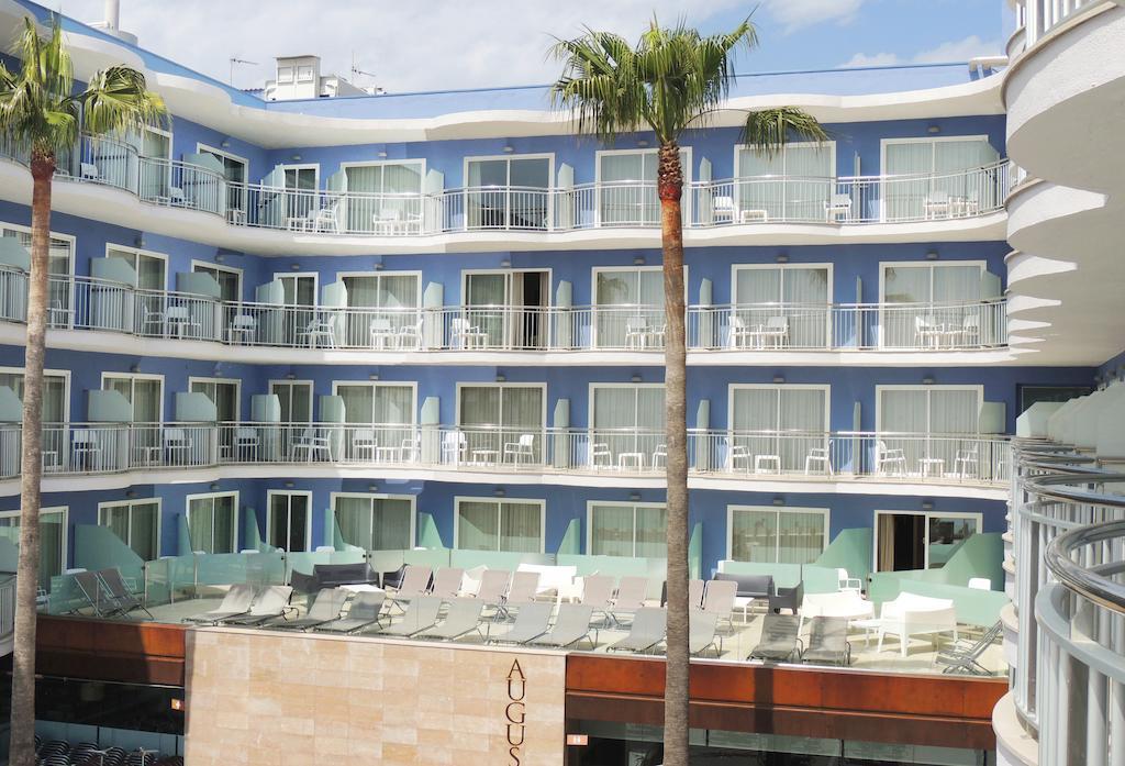 Hotel Augustus Кембрилс Екстериор снимка