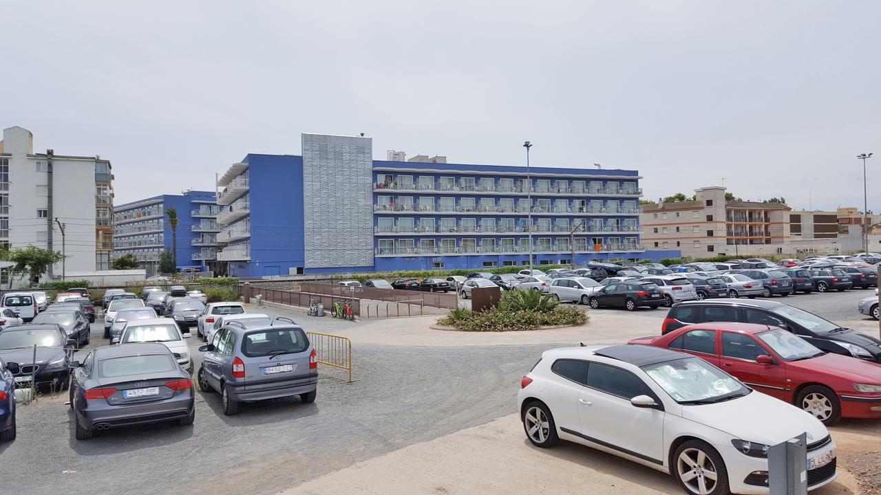 Hotel Augustus Кембрилс Екстериор снимка