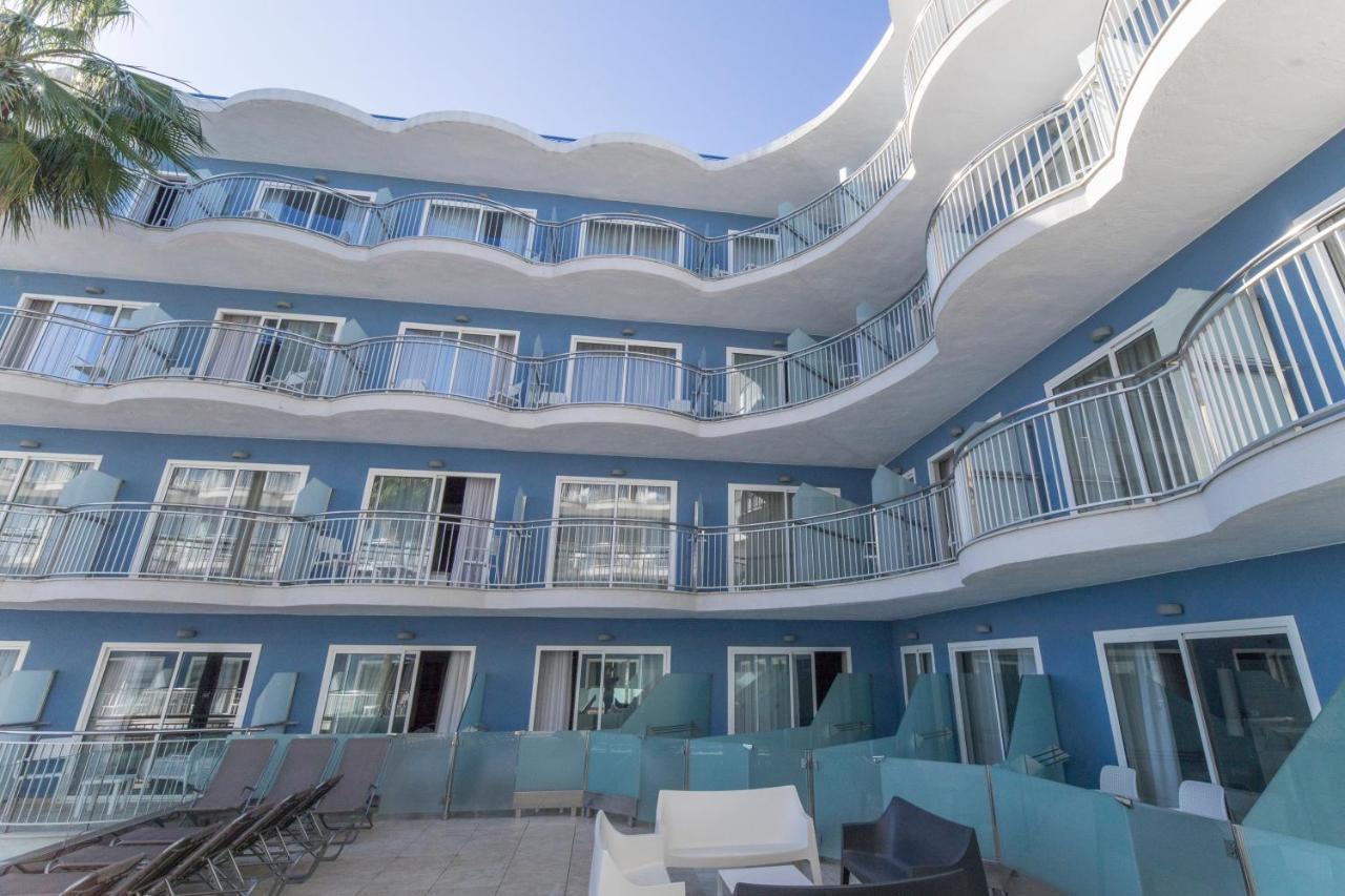 Hotel Augustus Кембрилс Екстериор снимка