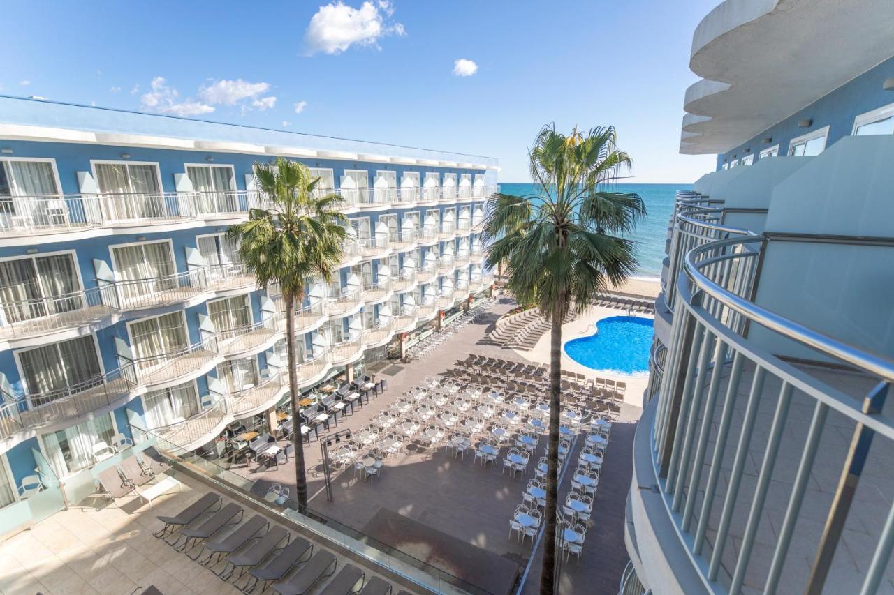 Hotel Augustus Кембрилс Екстериор снимка
